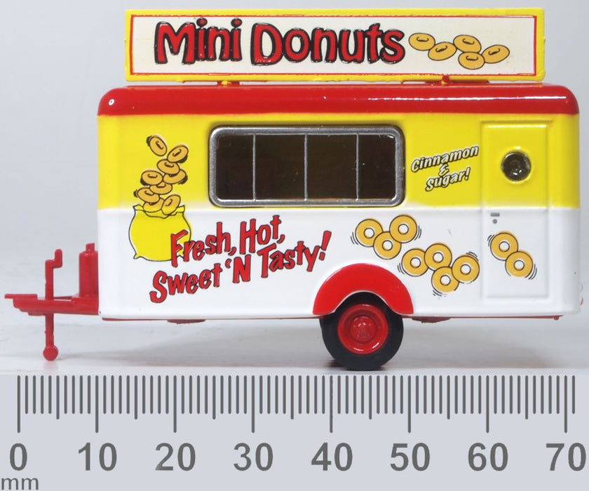 Model of the Mobile Trailer Mini Donuts by Oxford at 1:76 scale.