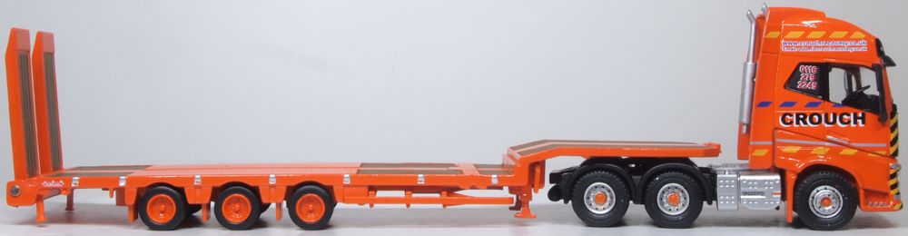 Oxford Diecast Volvo FH4 GXL Semi Low Loader Crouch Recovery 1:76 scale.