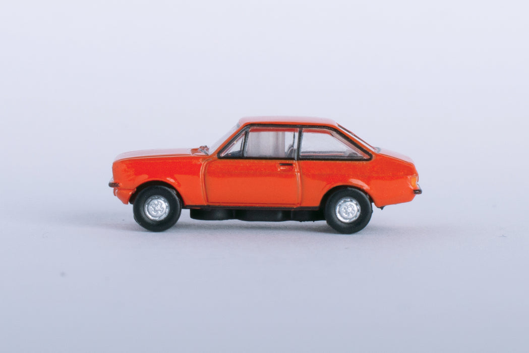 Model of the Ford Escort Mk2 Canival Red by Oxford at 1:148 scale.