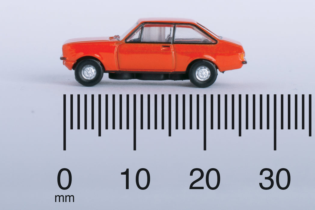 Model of the Ford Escort Mk2 Canival Red by Oxford at 1:148 scale.