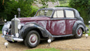 Oxford Diecast 1:43rd Scale Rolls Royce Silver Dawn/std Steel Maroon/black 43RSD001 Scanned Car Three Quarter View Pre Scan