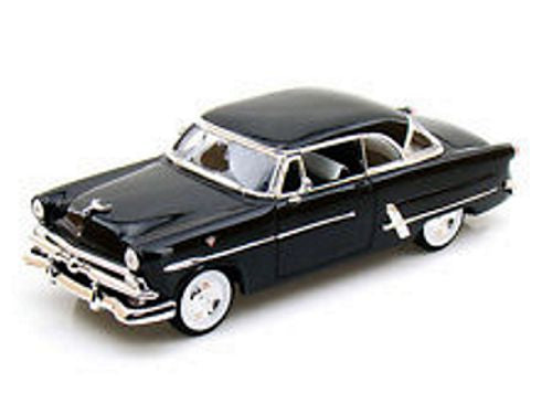 Welly Ford Crestline 1953 Black - 1:24 Scale 22093WBLACK