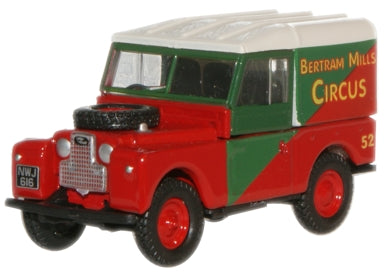 Oxford Diecast Land Rover 88 Hard Top Bertram Mills - 1:76 Scale 76LAN188017