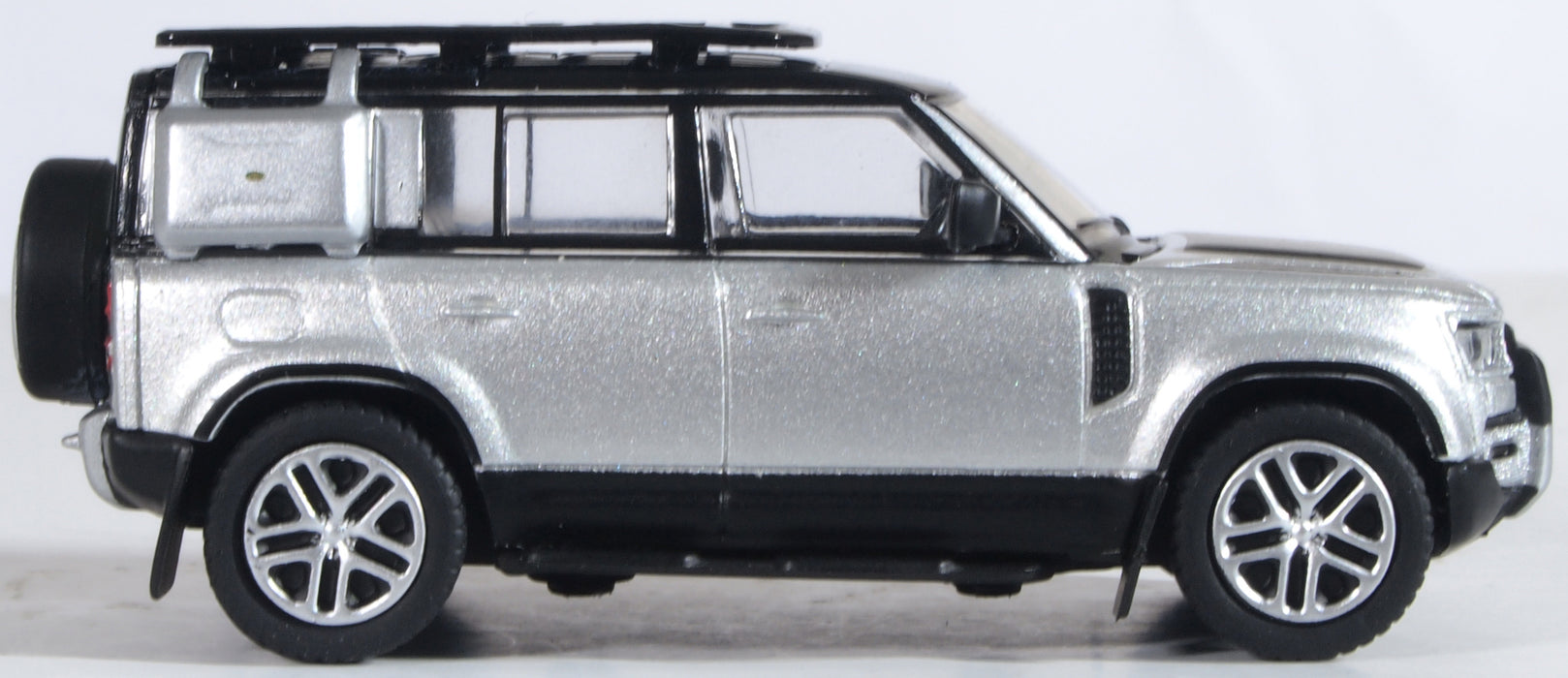 Oxford Diecast New Defender 110