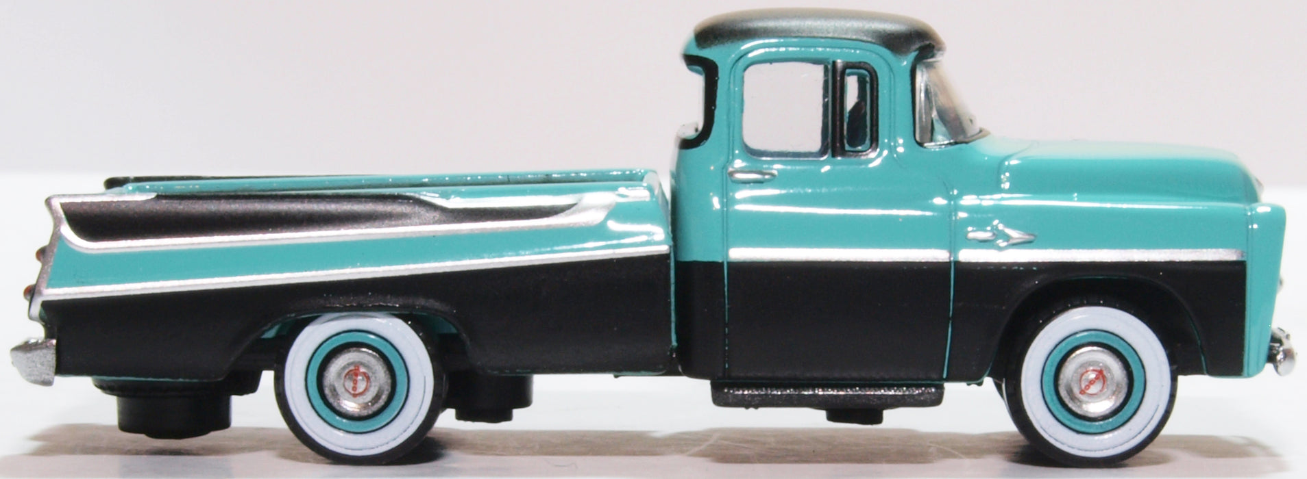Oxford Diecast Dodge D100 Sweptside Pick Up 1957 Turquoise/Jewel Black 87DP57002