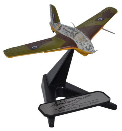 OXFORD DIECAST SP107 Eric ‘Winkle’ Brown - includes signed plaque Me163B 1:72 Scale Model 