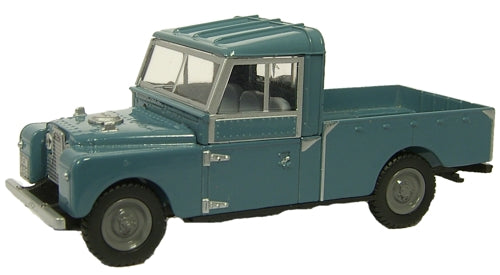 Oxford Diecast Blue Land Rover 109 inch - 1:43 Scale LAN1109002