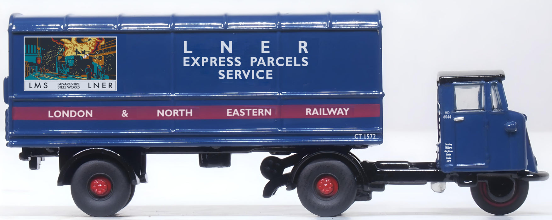 Oxford Diecast Scale  Scammell Mechanical Horse Van Trailer LNER - 1:120 (TT) scale right