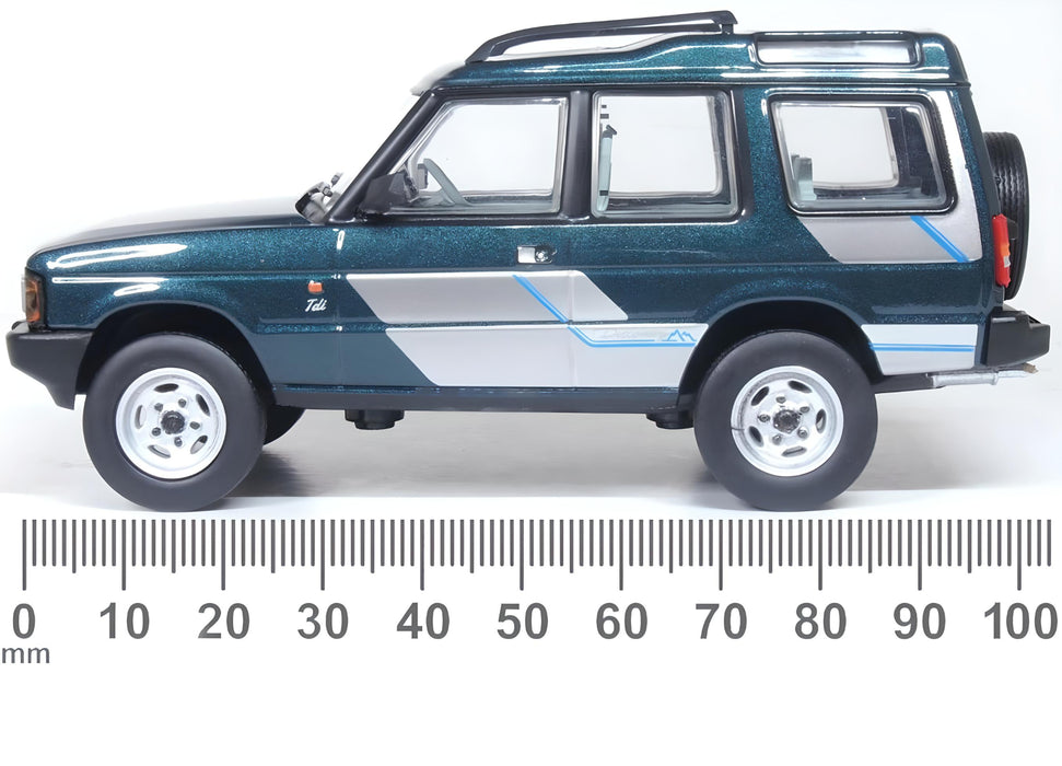 Model of the Land Rover Discovery 1 Marseilles by Oxford at 1:43 scale. 43DS1003 Measurements