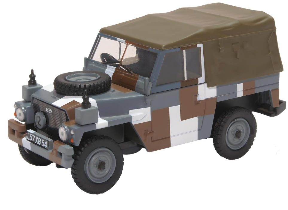 Oxford Diecast Land Rover Lightweight Canvas Berlin Scheme - 143 scale 43LRL004