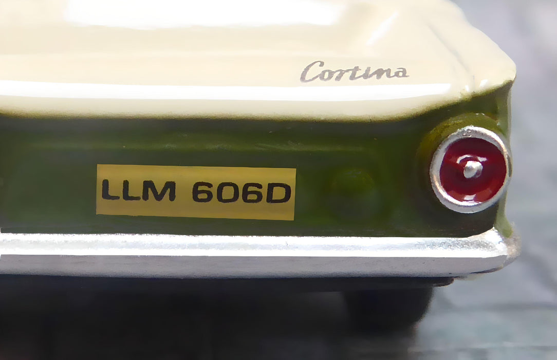 76COR1001 Oxford Diefcast Lotus Cortina MK 1 - 1:76 Scale