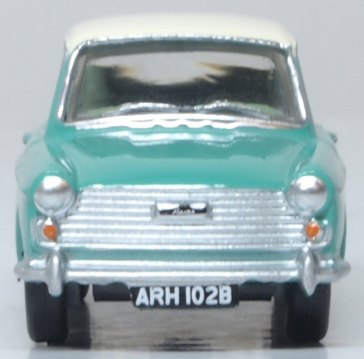 Model of the Austin A40 MkII Fern Green/Snowberry White by Oxford at 1:76 scale.