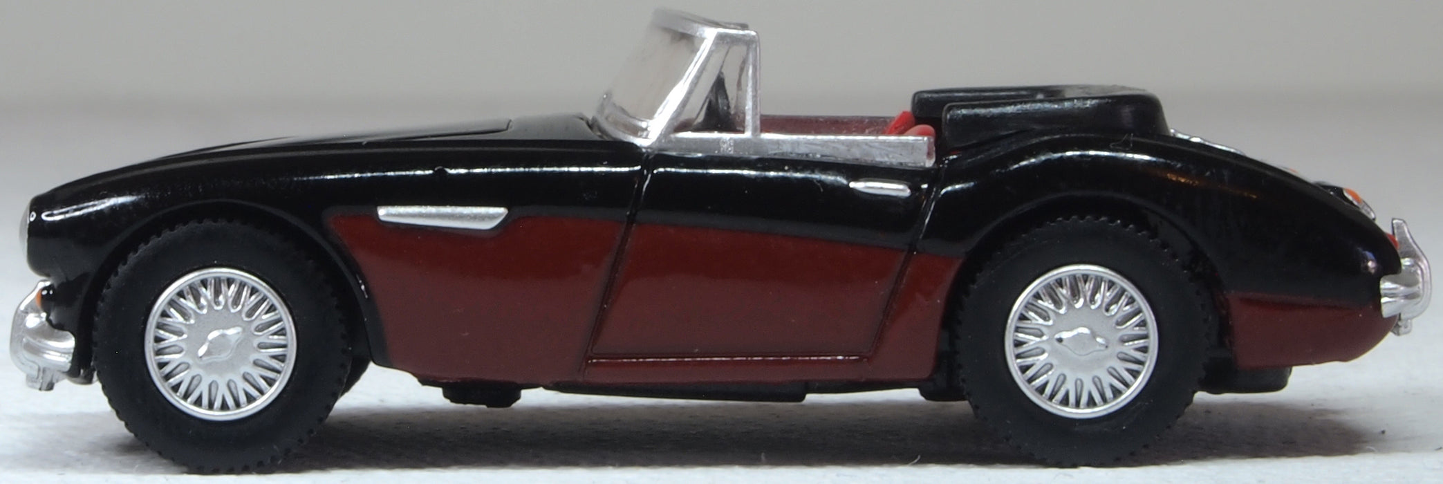 Oxford Diecast Austin Healey 3000 Black/burgundy 1:76