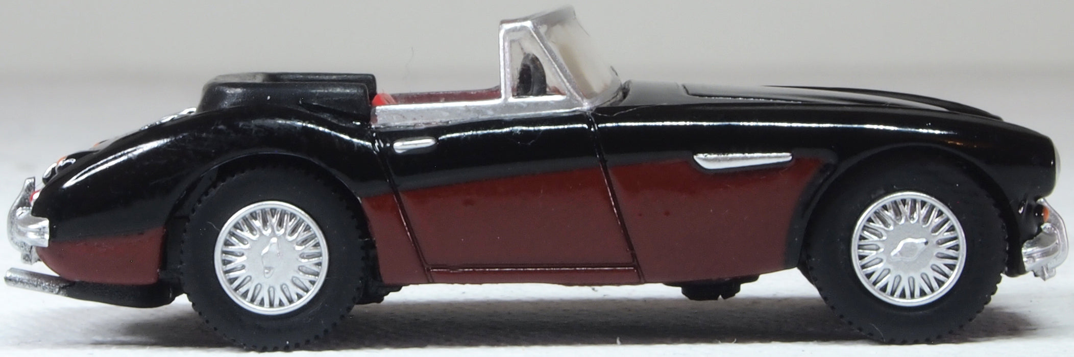 Oxford Diecast Austin Healey 3000 Black/burgundy 1:76