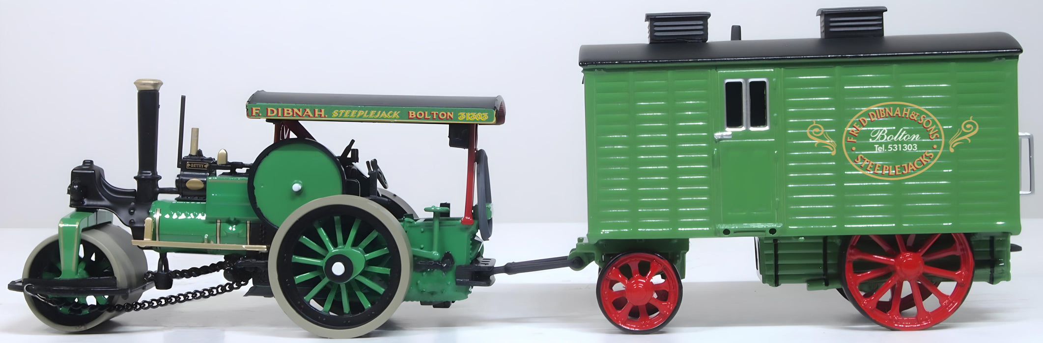 Oxford Diecast Fred Dibnah Aveling & Porter Road Roller (Betsy)  & Wagon 1:76 Scale