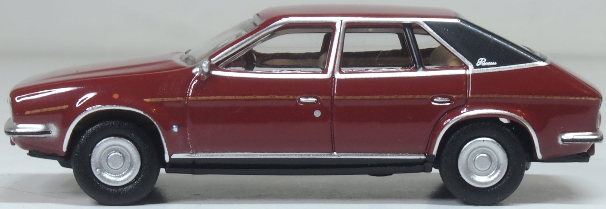 Oxford Diecast BL Princess Carmine 1:76