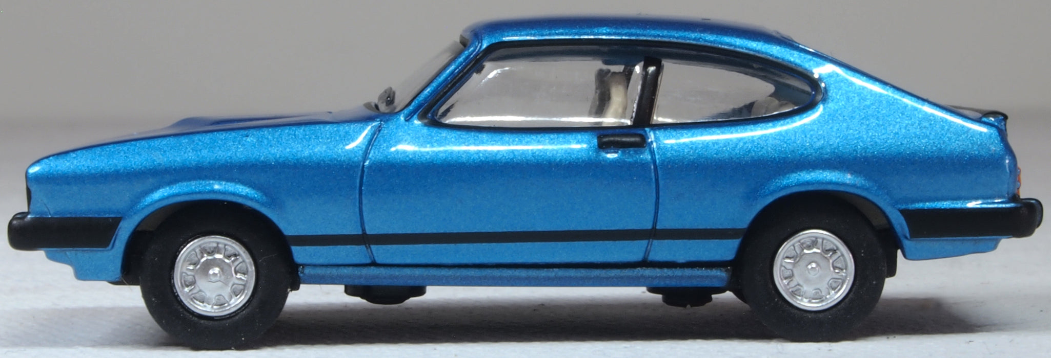 Oxford Diecast Ford Capri MkII Cosmos Blue Metallic 1:76