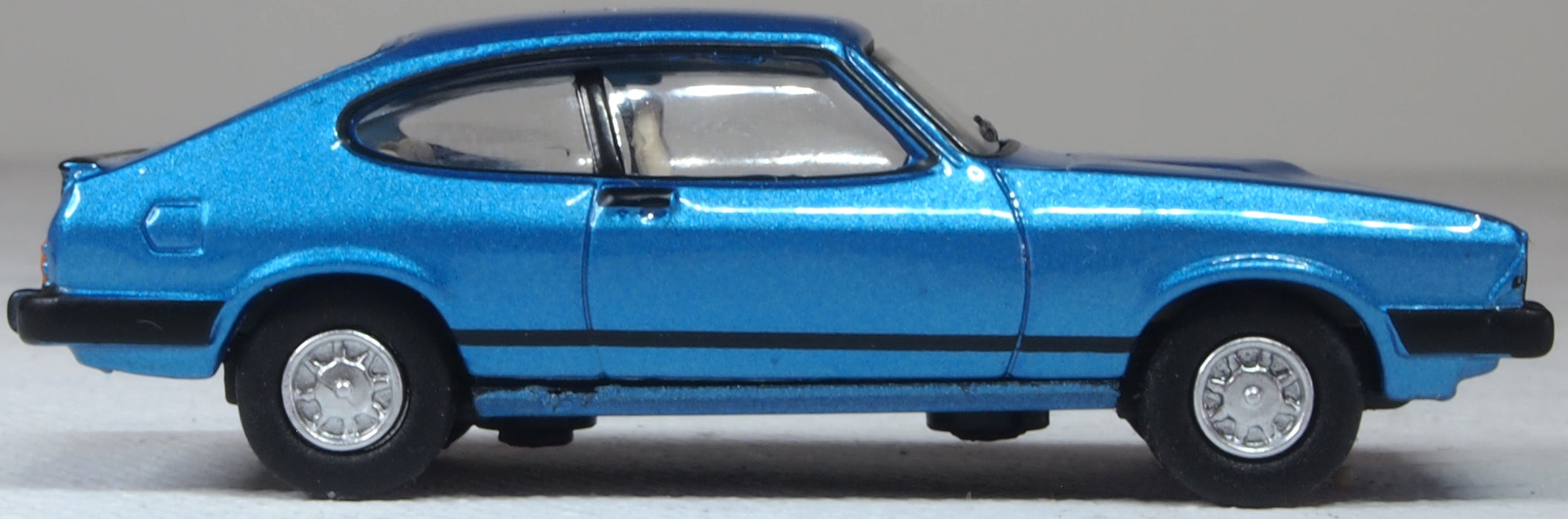 Oxford Diecast Ford Capri MkII Cosmos Blue Metallic 1:76