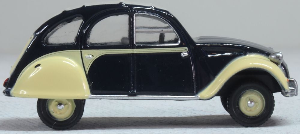 Oxford Diecast Citroen 2CV Dolly Blueberries & Cream  1:76
