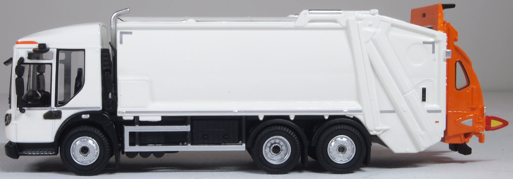 Oxford Diecast Dennis Eagle Refuse Truck White 1:76