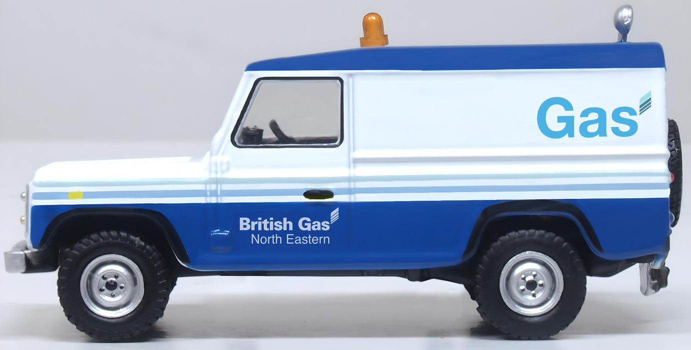 Oxford Diecast 1:76 Scale OO 76DEF019 British Gas Land Rover Defender LWB Station Wagon Left