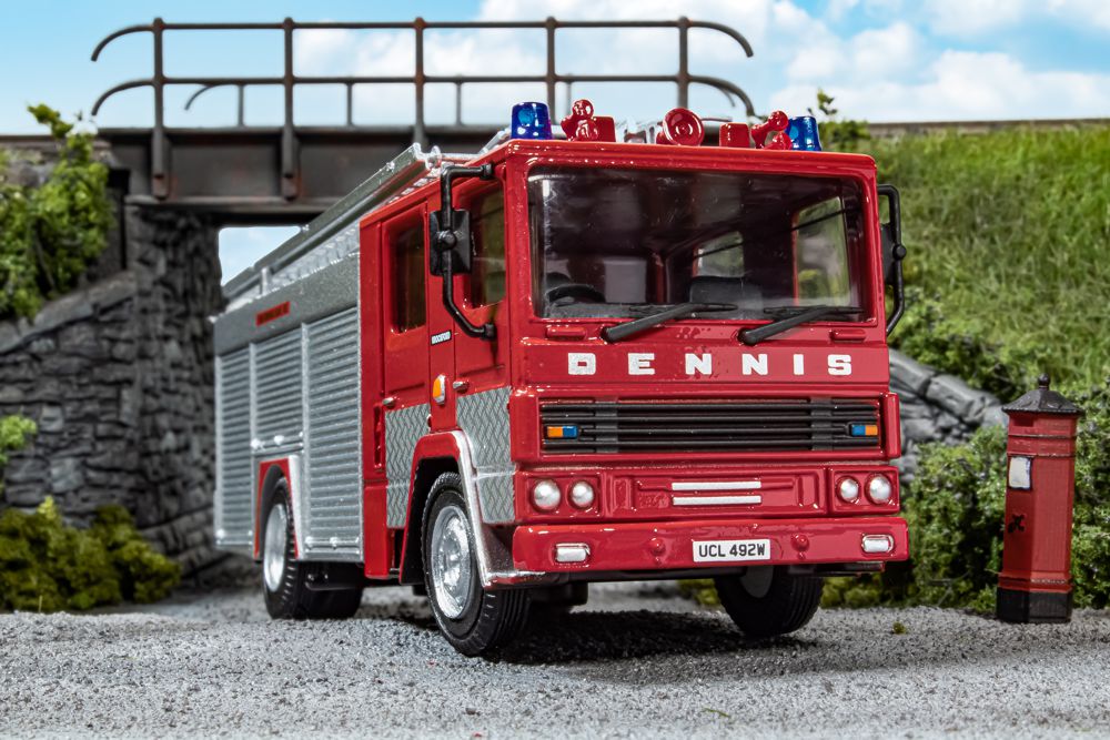 Oxford Diecast Dennis RS Fire Appliance  Mid Suffolk Light Railway 1:76