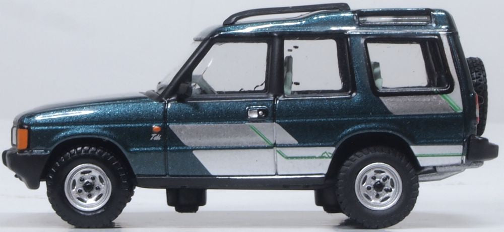 Model of the Land Rover Discovery 1 Marseilles by Oxford at 1:76 scale.