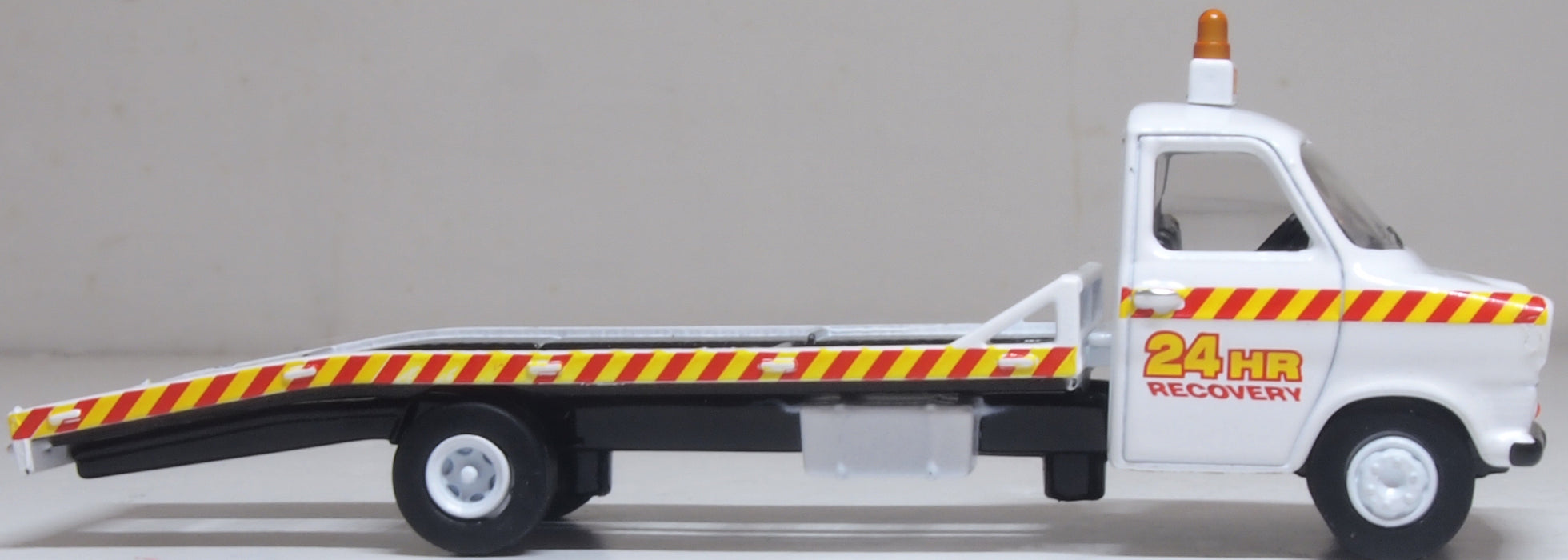 Oxford Diecast Ford Transit Recovery 24 Hr Recovery 1:76