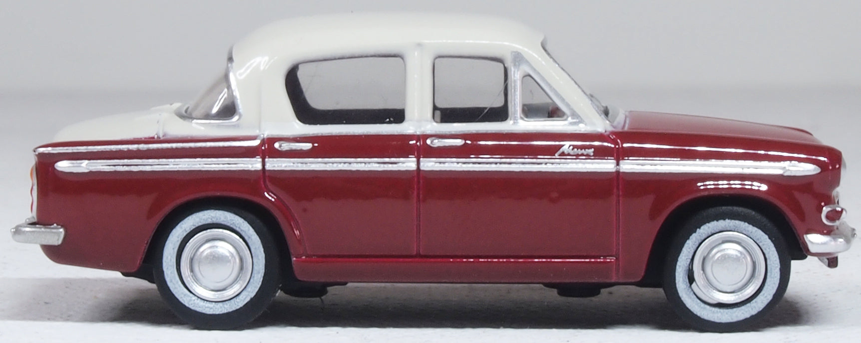 Oxford Diecast Hillman Minx MkIIIa Pippin Red/pearl Grey