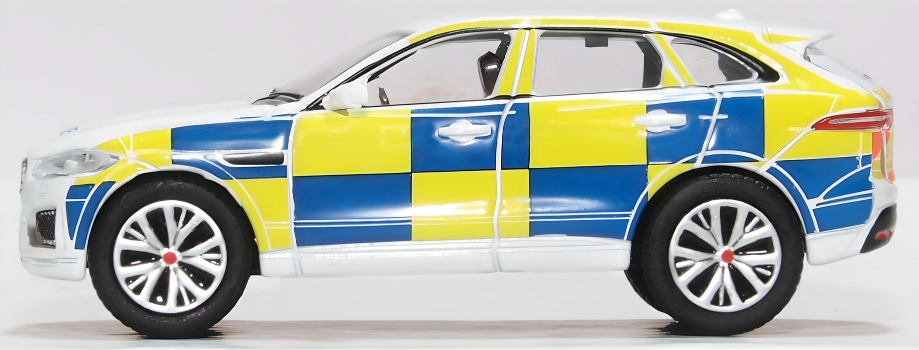 Oxford Diecast 1:76 Scale Jaguar F Pace Police 76JFP004 Left