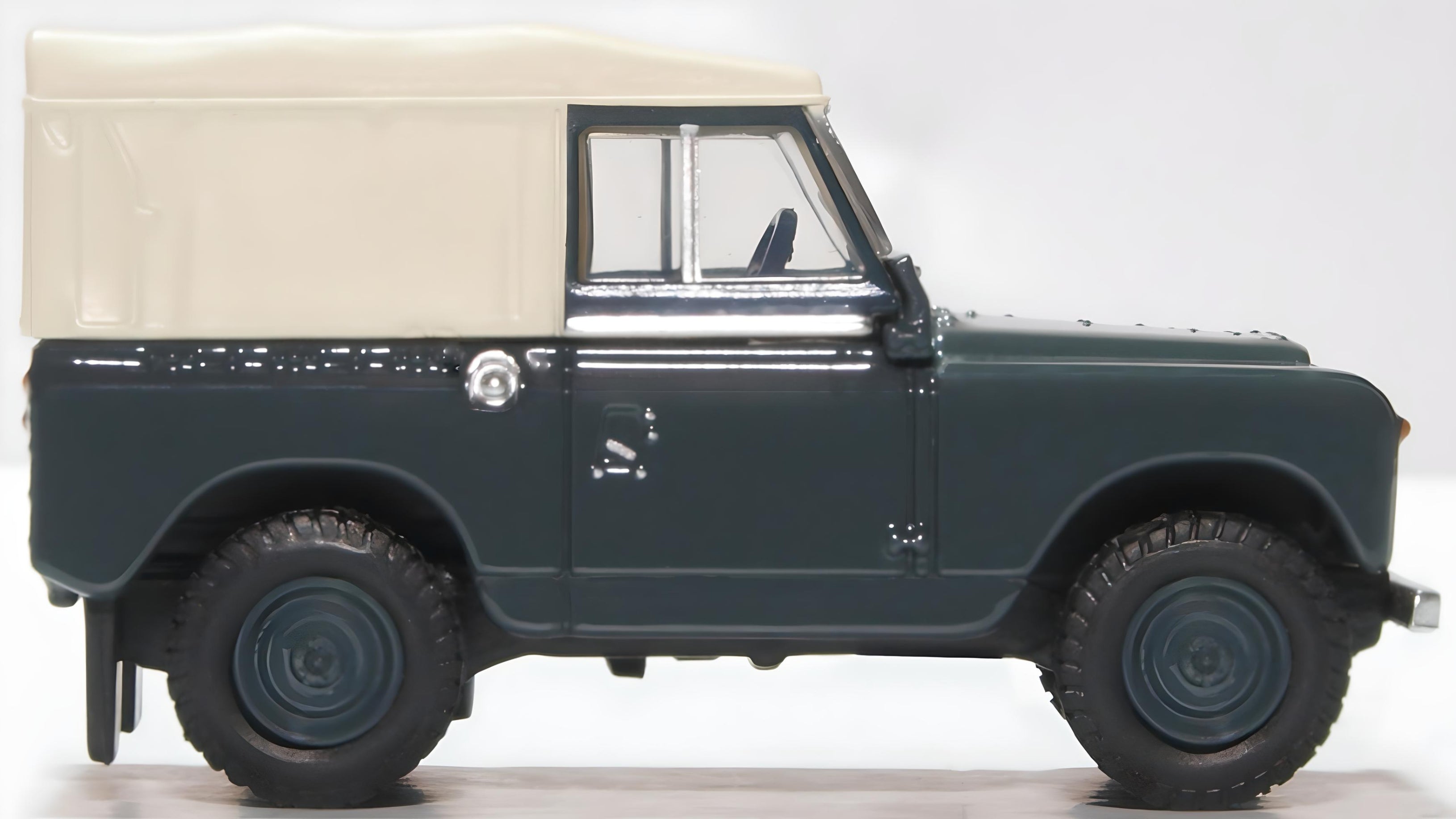 OXFORD DIECAST 1:76 Scale Land Rover Series II SWB Canvas RAF Police ...