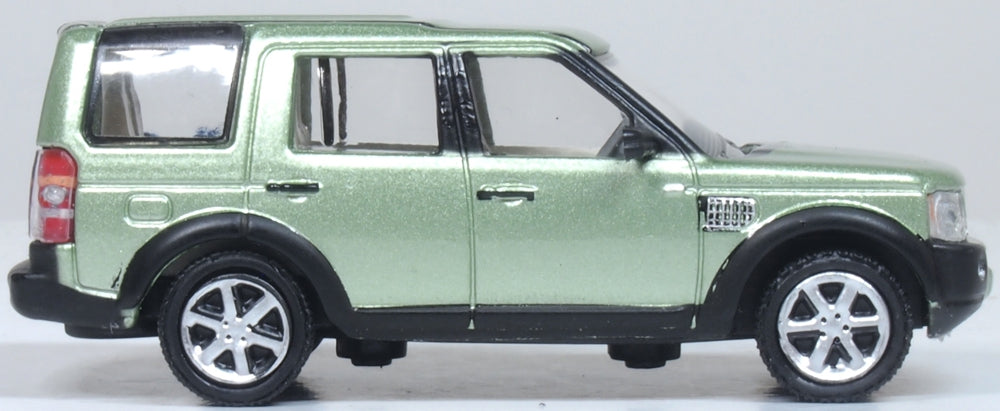Model of the Land Rover Discovery 3 Vienna Green by Oxford at 1:76 scale.