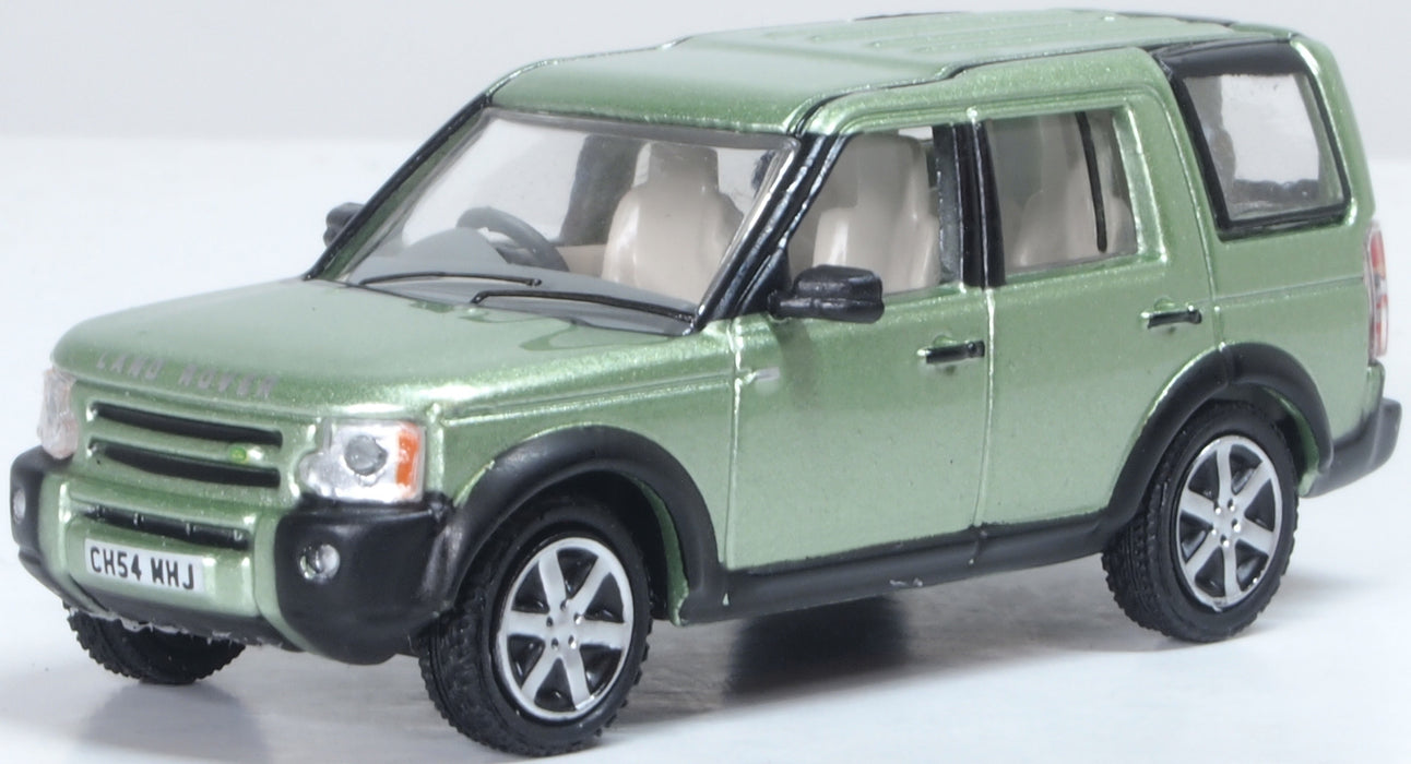 Model of the Land Rover Discovery 3 Vienna Green by Oxford at 1:76 scale.