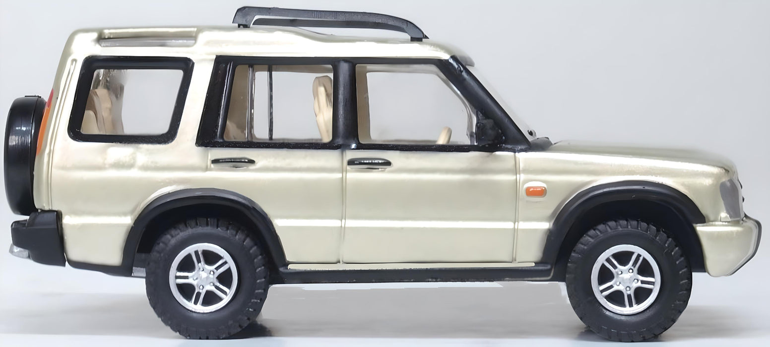 Oxford Diecast Land Rover Discovery 2 White Gold 76LRD2002 1:76 scale model right