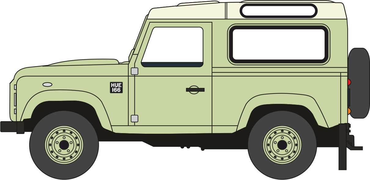 Oxford Diecast Land Rover Defender 90 Grasmere Green Heritage 1:76 Scale 76LRDF007HE Left