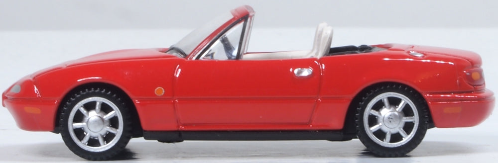 Oxford Diecast Mazda MX5 Mk1 (open) Classic Red