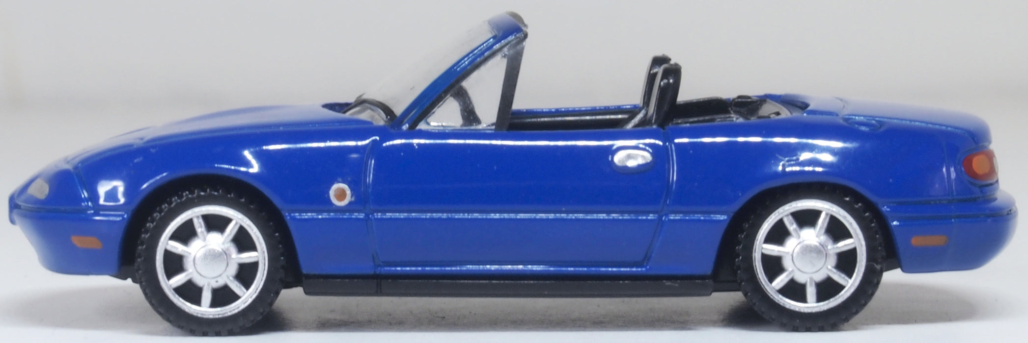 Oxford Diecast Mazda MX5 (Open) Mariner Blue 1:76