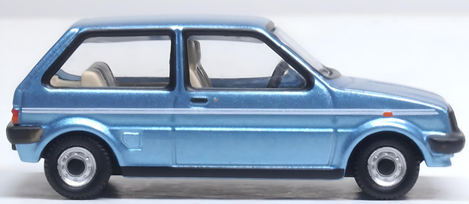 Oxford Diecast Austin Mini Metro Denim Blue Metallic -1:76 scale 76MET002 right