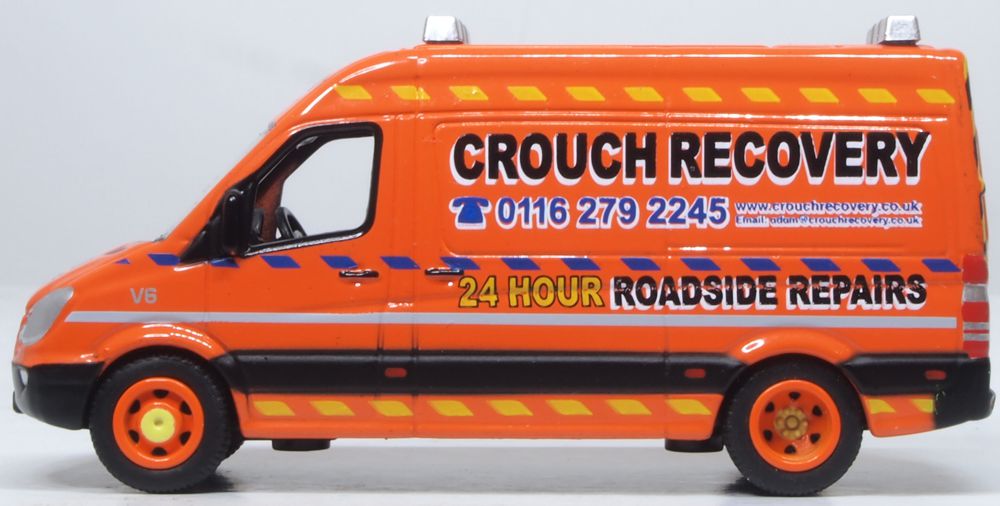 Model of the Mercedes Sprinter Van Crouch Recovery by Oxford at 1:76 scale.