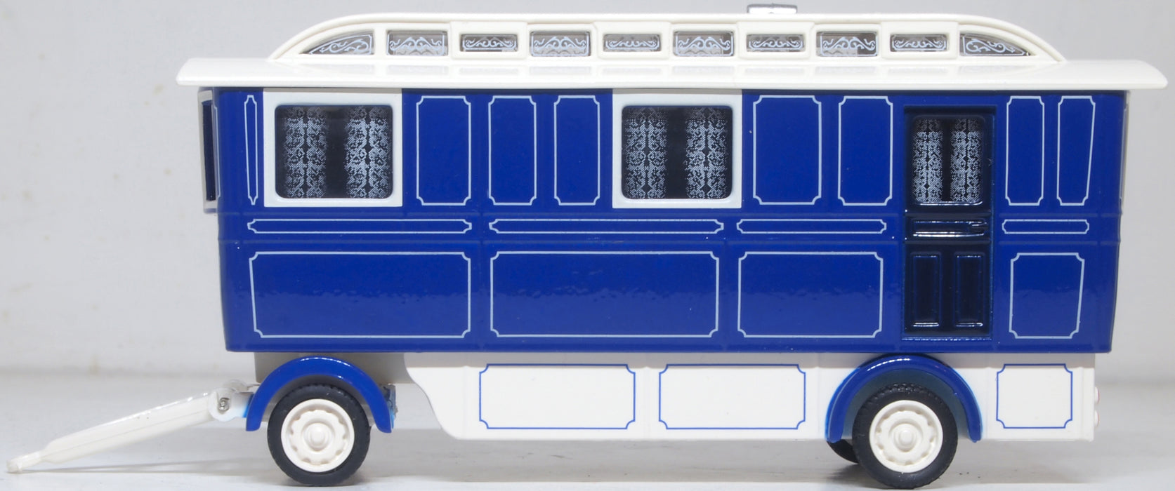 Oxford Diecast Showmans Caravan Blue/Cream 1:76