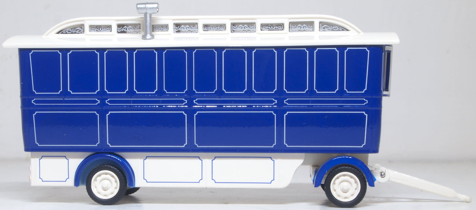 Oxford Diecast Showmans Caravan Blue/Cream 1:76