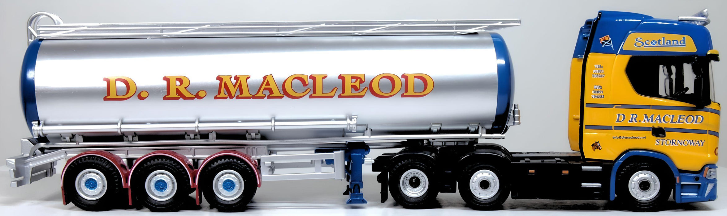 Oxford Diecast D R Macleod Scania New Generation S Cylindrical Tanker 1:76 Scale Right