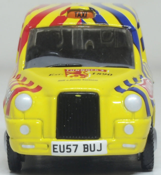 Oxford Diecast TX4 Taxi Tunnocks 1:76