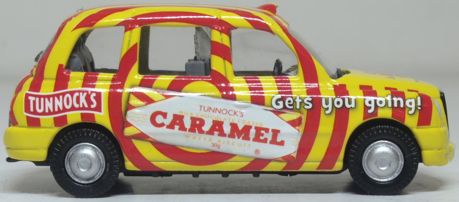 Oxford Diecast TX4 Taxi Tunnocks 1:76