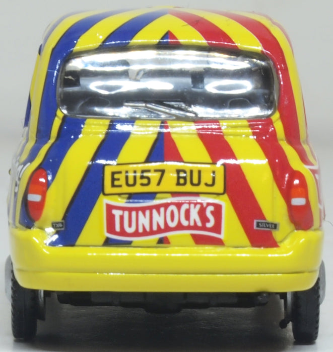 Oxford Diecast TX4 Taxi Tunnocks 1:76