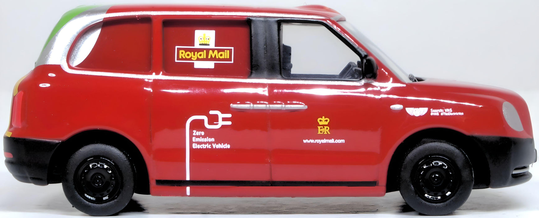 Oxford Diecast 1:76 Scale Royal Mail TX5 Taxi Prototype VN5 Van Right