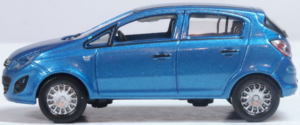 Oxford Diecast 76VC005 Vauxhall Corsa Oriental Blue 1:76 Scale Left