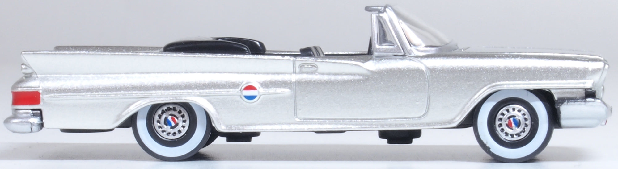 Oxford 1961 CHRYSLER 300 Convertible White 1/87 HO Diecast Car