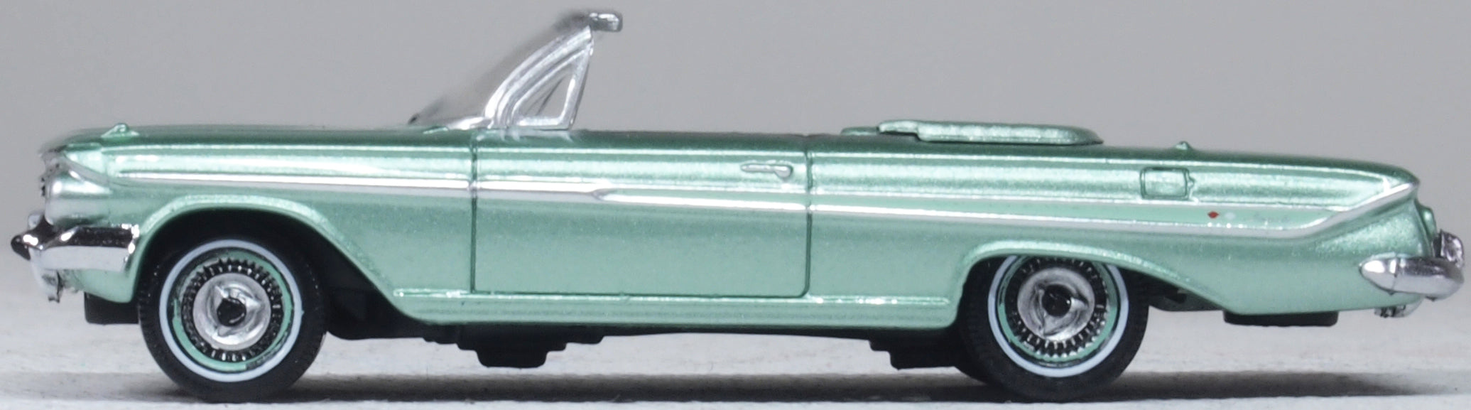 Oxford Diecast 1961 Chevrolet Impala Convertible Arbor Green 1:87
