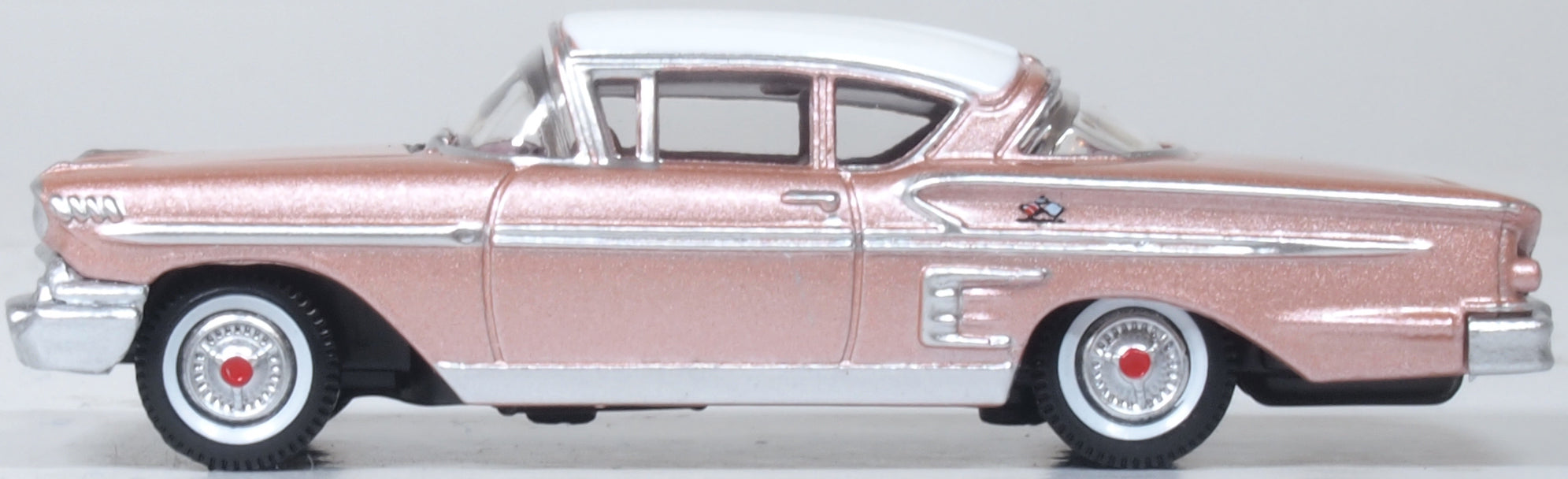 Oxford Diecast Chevrolet Impala Sport Coupe 1958 Cay Coral and White 1:87 scale